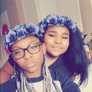 Meet your Posher, Emoni